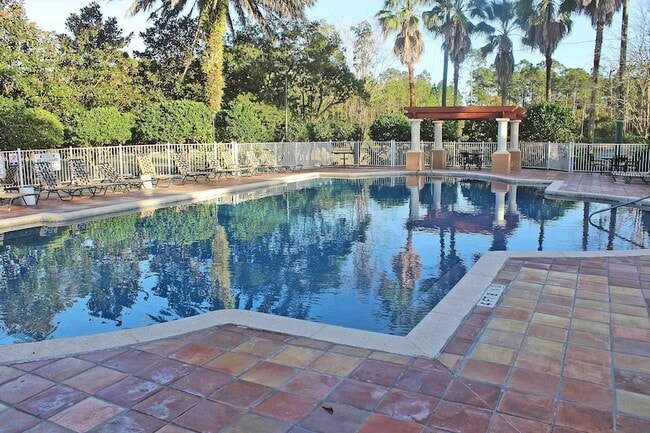 Building Photo - 520 Florida Club Blvd