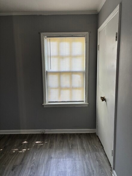 Building Photo - 705 Cecelia Ave