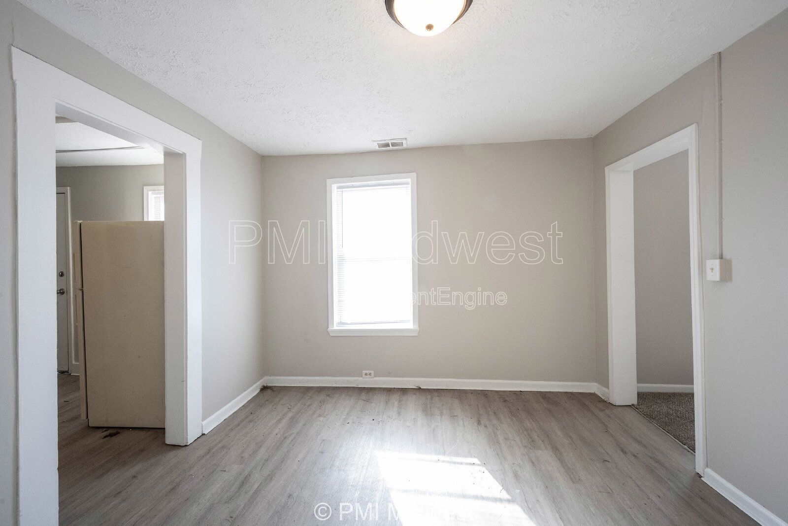Building Photo - 423 Villa Ave