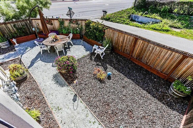 Building Photo - 7137 Soquel Drive