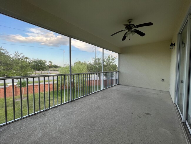 Building Photo - Beautiful 3 Bed 2 Bath with a Den Gated Co...