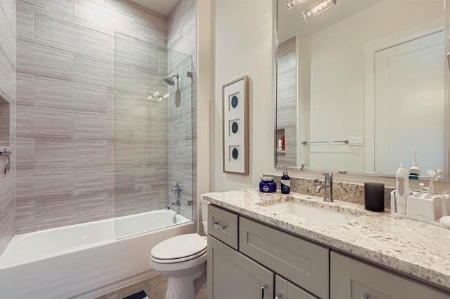 Building Photo - 15104 Barrie Dr