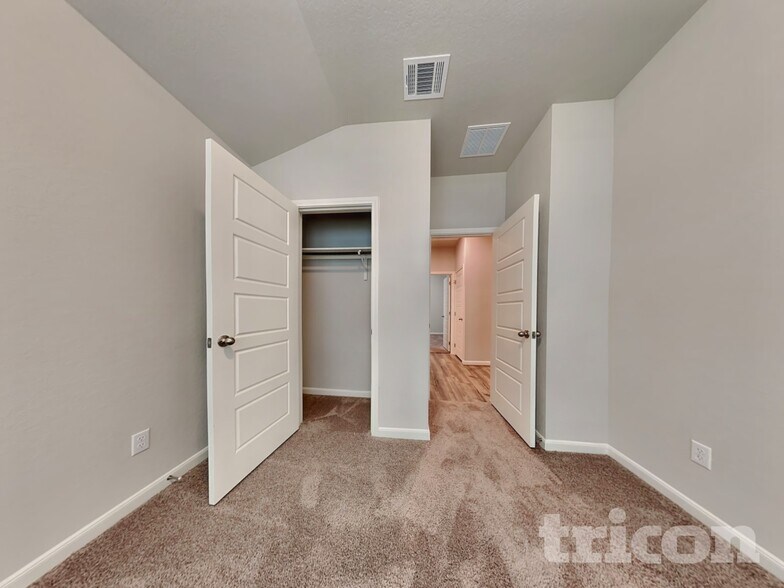 Building Photo - 5507 Shasta Pl