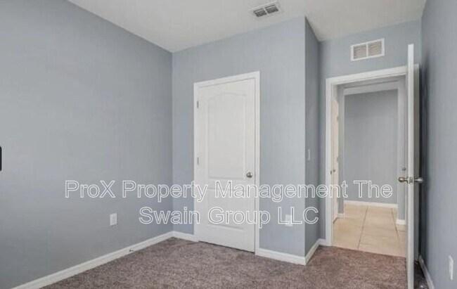 Building Photo - 345 Corso Loop