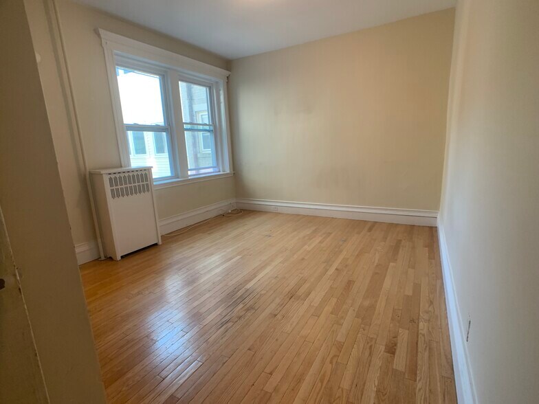 Building Photo - 5 Fuller St