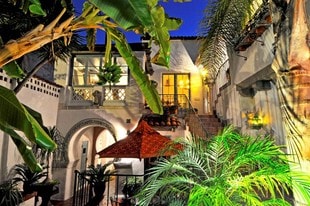 Building Photo - 8225 Fountain Ave (Patio Del Moro)