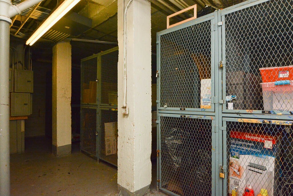 Building Photo - 1350 N Dearborn St