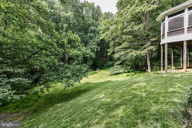 Building Photo - 2030 Spring Branch Dr