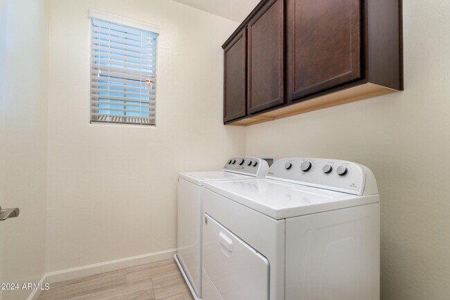 Building Photo - 4015 S Pecan Dr