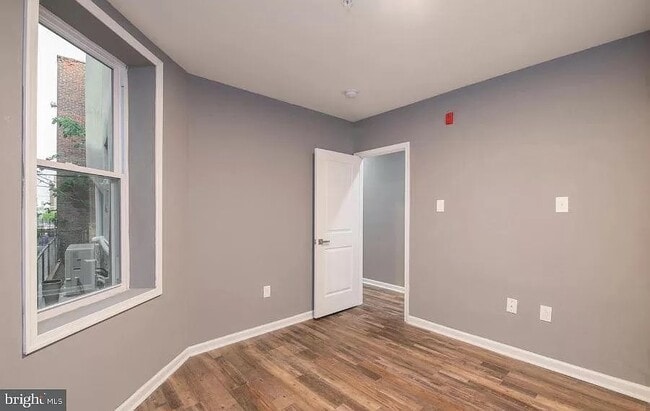 Building Photo - 207 S 49th St