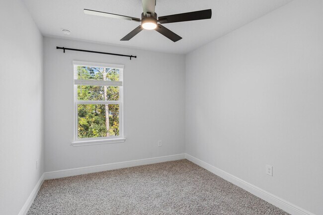 Building Photo - 2430 Clf Holw Cir