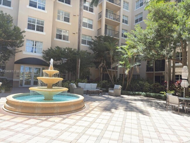 Building Photo - 1801 N Flagler Dr