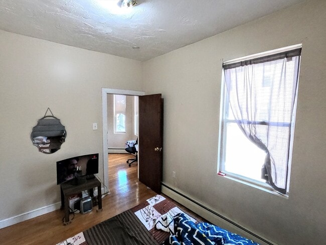 Building Photo - 20 Ashley St