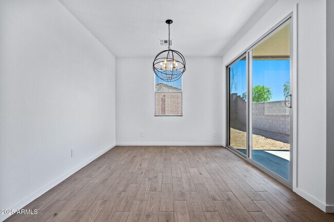 Building Photo - 16006 W Cottontail Ln