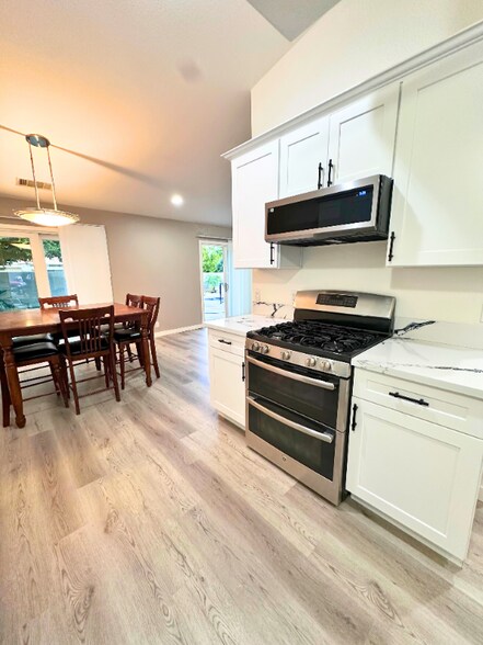 Building Photo - 69932 Willow Ln