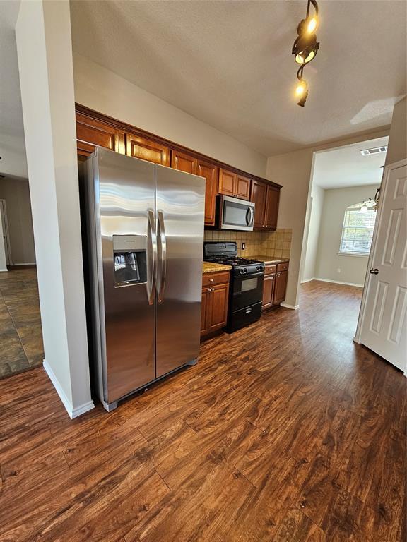 Building Photo - 789 Covent Dr