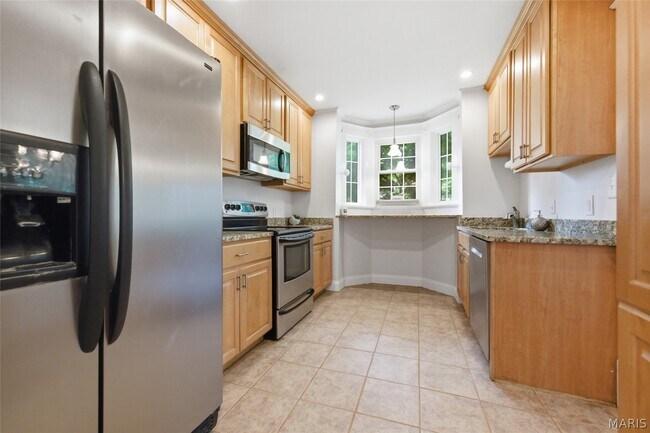Building Photo - 7385 Arlington Dr