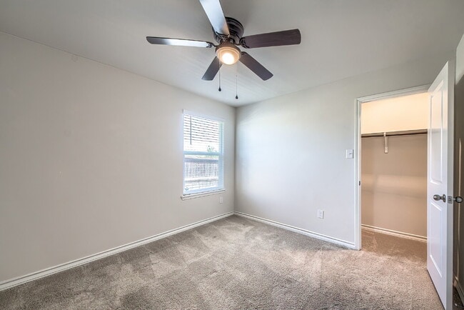 Building Photo - Welcome to this beautifully maintained 4-bedroom, 2-bathroom home in the highly desirable Whisper...