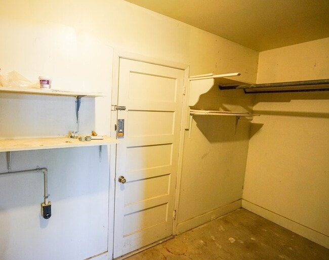 Building Photo - 204 Manor Dr