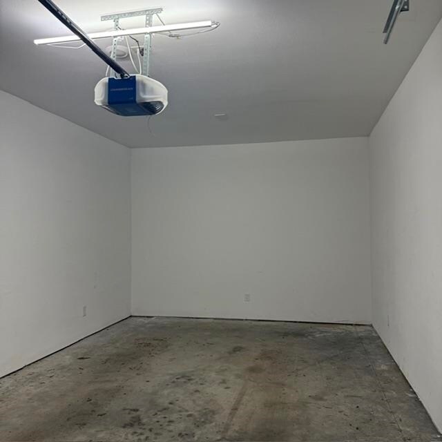 Building Photo - 774 Parklawn St