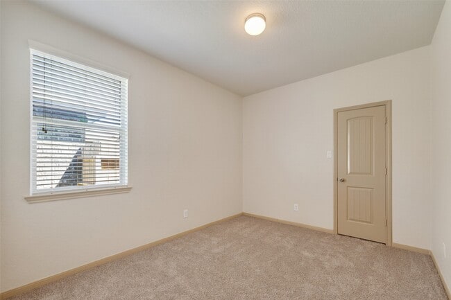 Building Photo - 5950 Carpenters Hollow Court