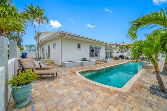 Building Photo - 540 59th Ave