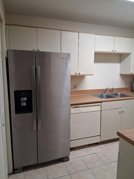 Kitchen - 101 Bent Tree Dr