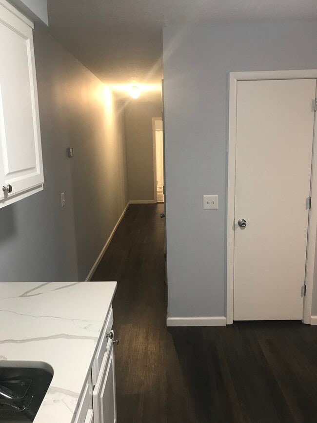 Building Photo - 2131 Cedar Ln