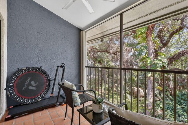 Building Photo - 5230 SE Seascape Way