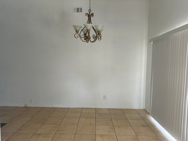 Dining - 45408 17th St E