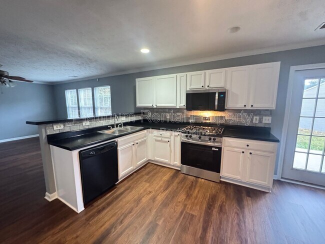 Building Photo - 1780 Campbell Ives Ct SW