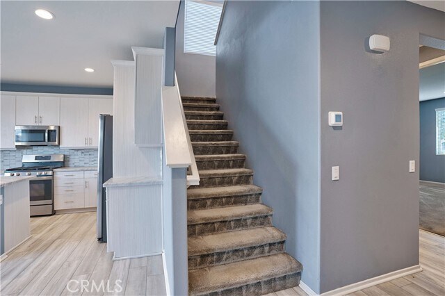 Building Photo - 574 Feeder St