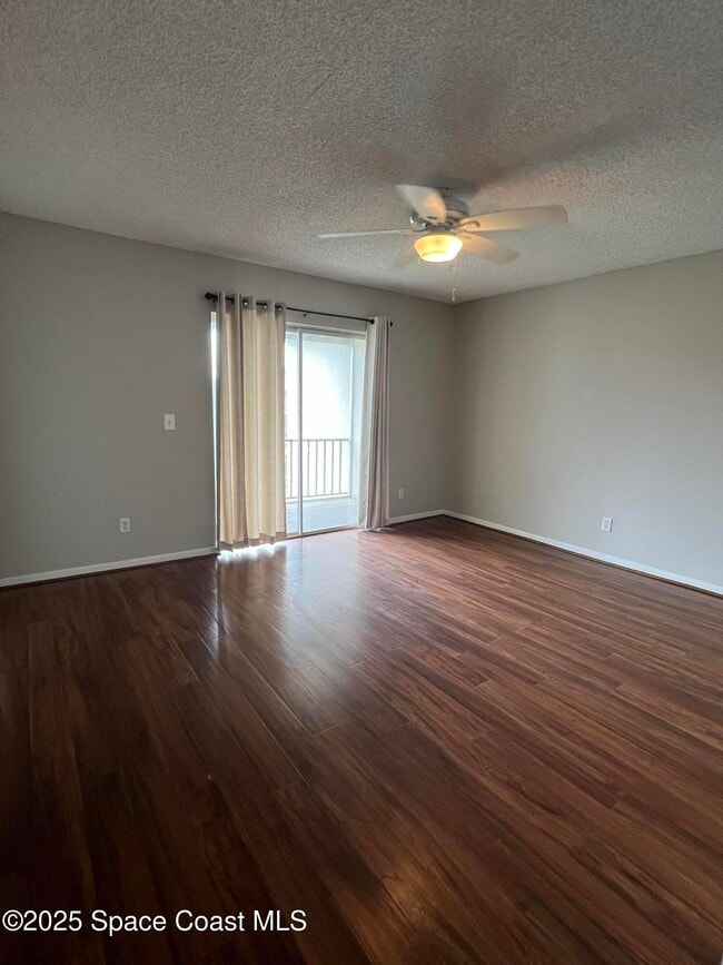 Building Photo - 424 Dove Ln