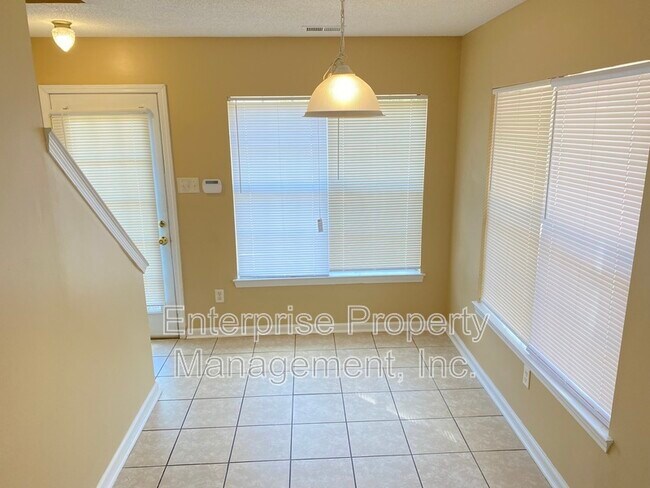 Building Photo - 7162 Charlton Way