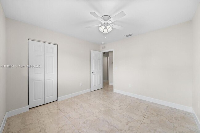 Building Photo - 2410 Coolidge St