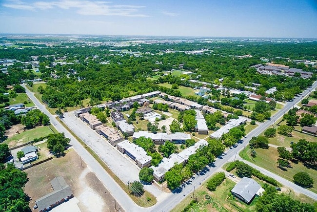 Primary Photo - Ashwood Apartments