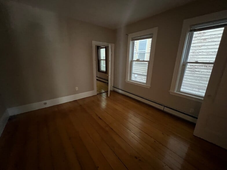 Building Photo - 68 Calumet St