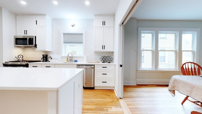 Building Photo - 276-278 Willow St