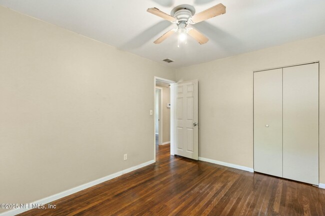 Building Photo - 1254 De Paul Dr