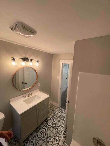 Building Photo - 506 Leander St