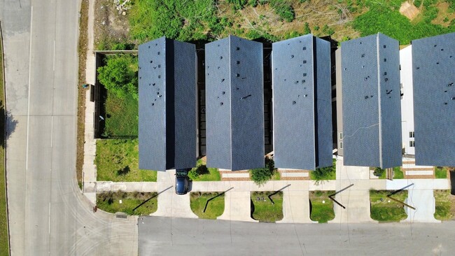 Building Photo - 1042 Homer St