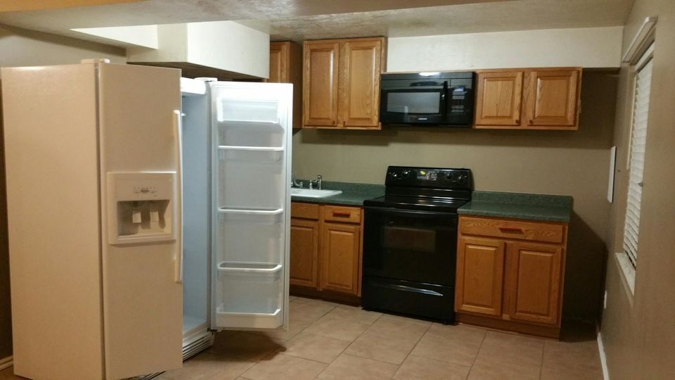 Kitchen - 12084 S Allison Park Ct
