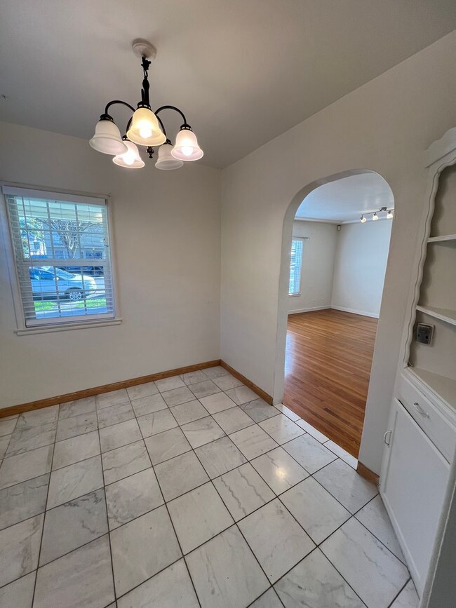 Building Photo - 2016 17 Street - Modern Midtown Gem | 2BR/...
