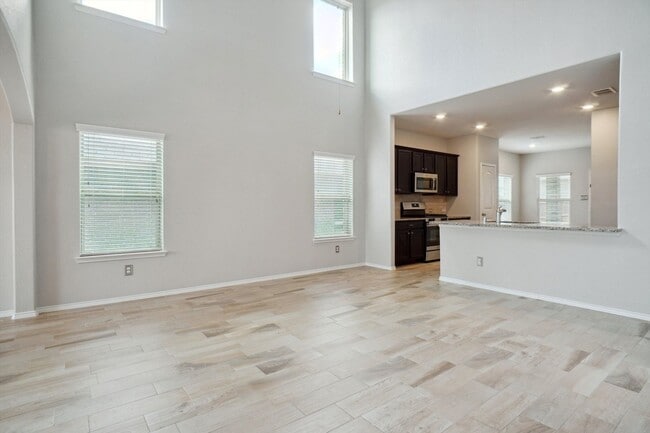 Building Photo - Incredible Home in Primrose Xing close to Chisholm Trail Pkwy & Benbrook Lake