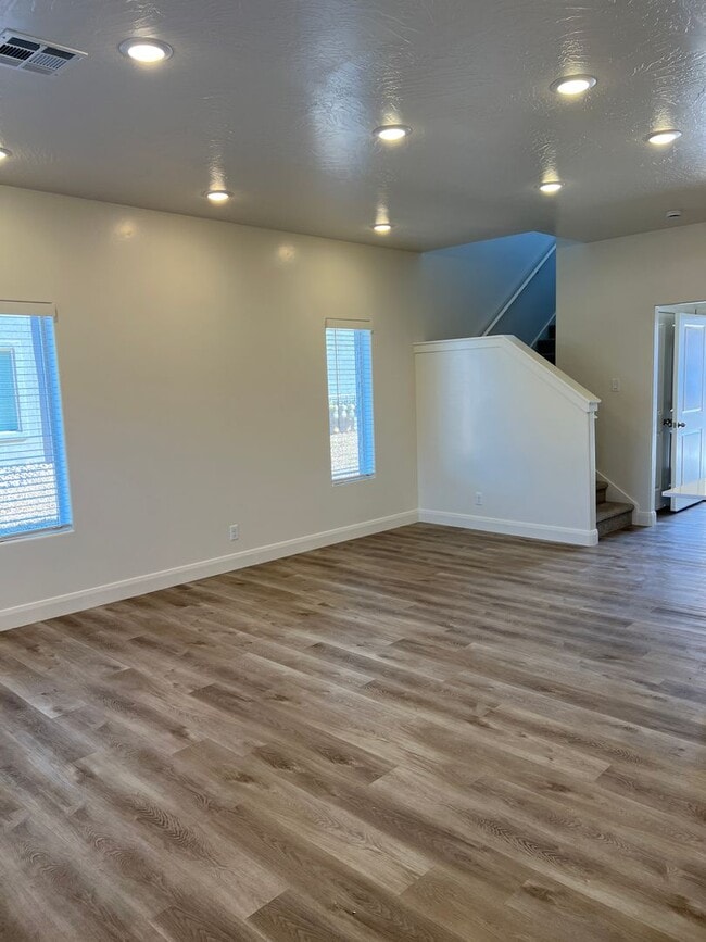 Building Photo - Beautiful 3 bedroom townhome in Ivins!!