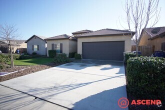 Building Photo - Beautiful Home Located in the Southwest!