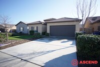 Building Photo - Beautiful Home Located in the Southwest!