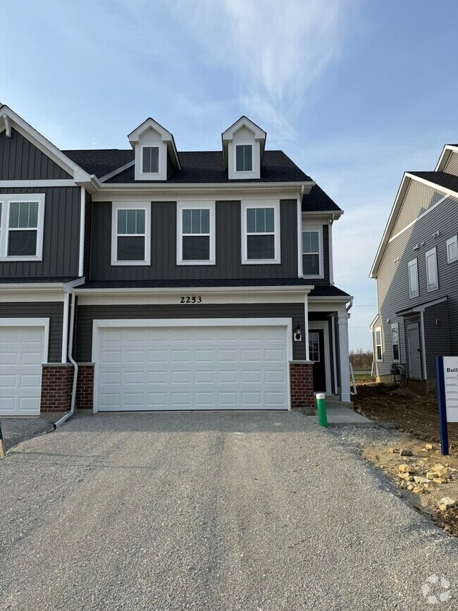 Building Photo - 2253 Horseshoe Cir