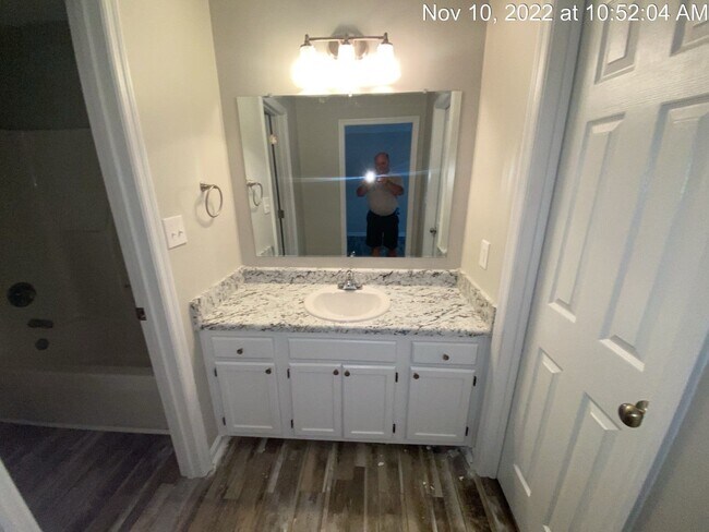Building Photo - 640 Sugaridge Ln