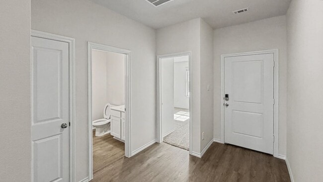 Building Photo - 3405 Tomahawk Dr